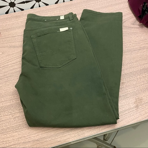 NEW 7 for all mankind Green Cropped Josephine Jeans - Picture 2 of 6